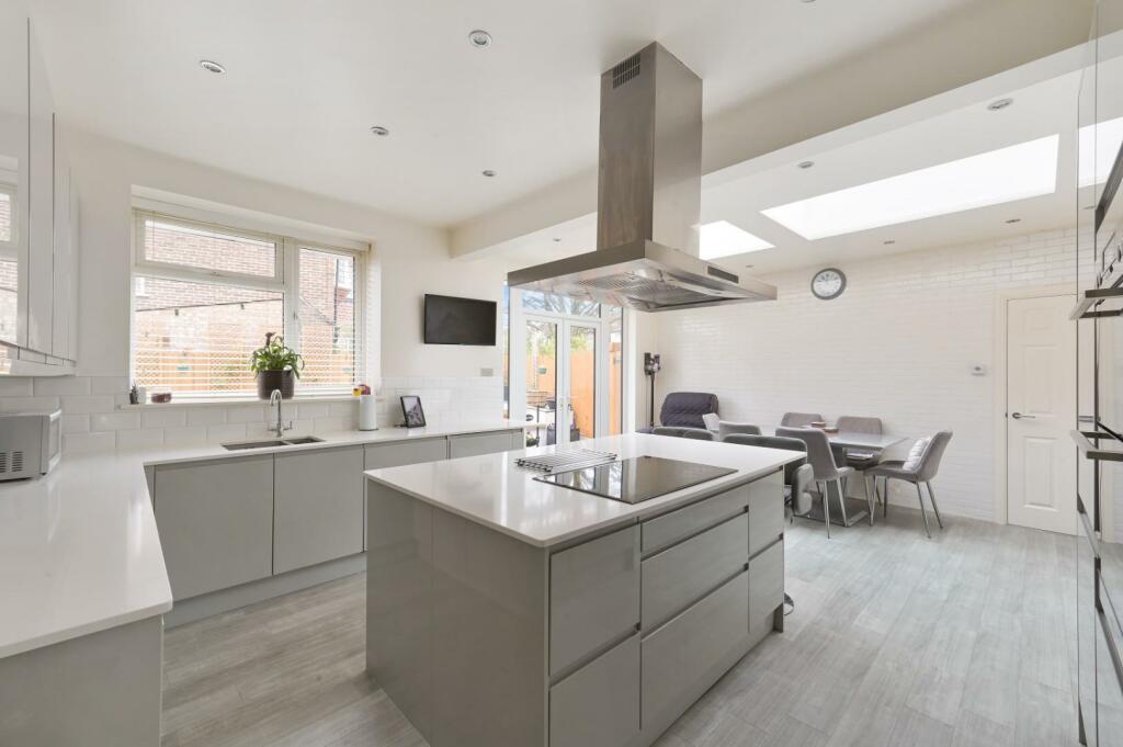 STONELEIGH CRESCENT 50 (15).jpg