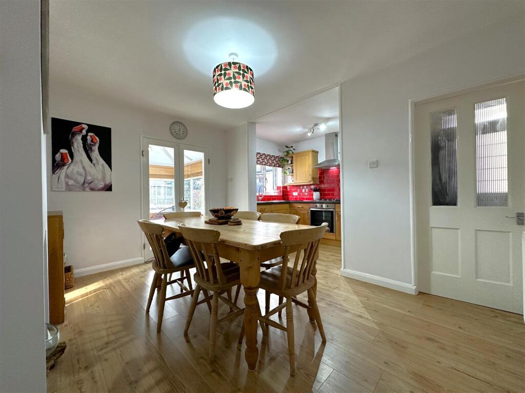 Open-Plan Dining Kitchen 048