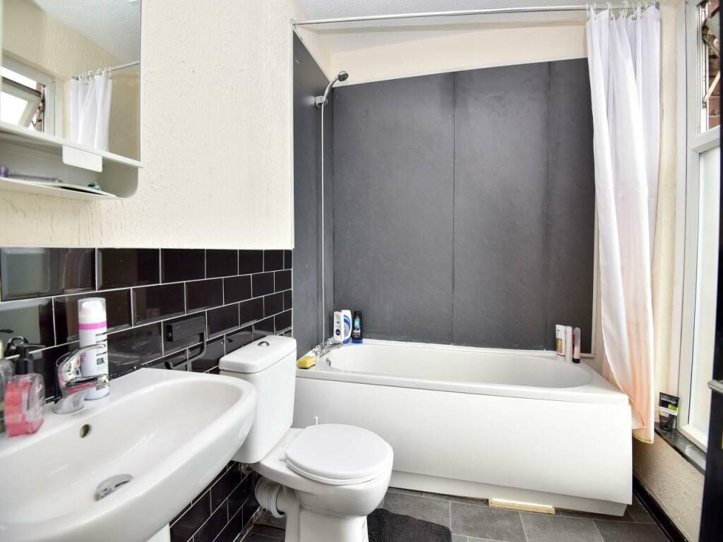 14 Walker St Denton-02.jpg