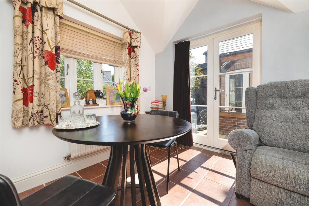 LE12 8RT 9aCH-010.jpg