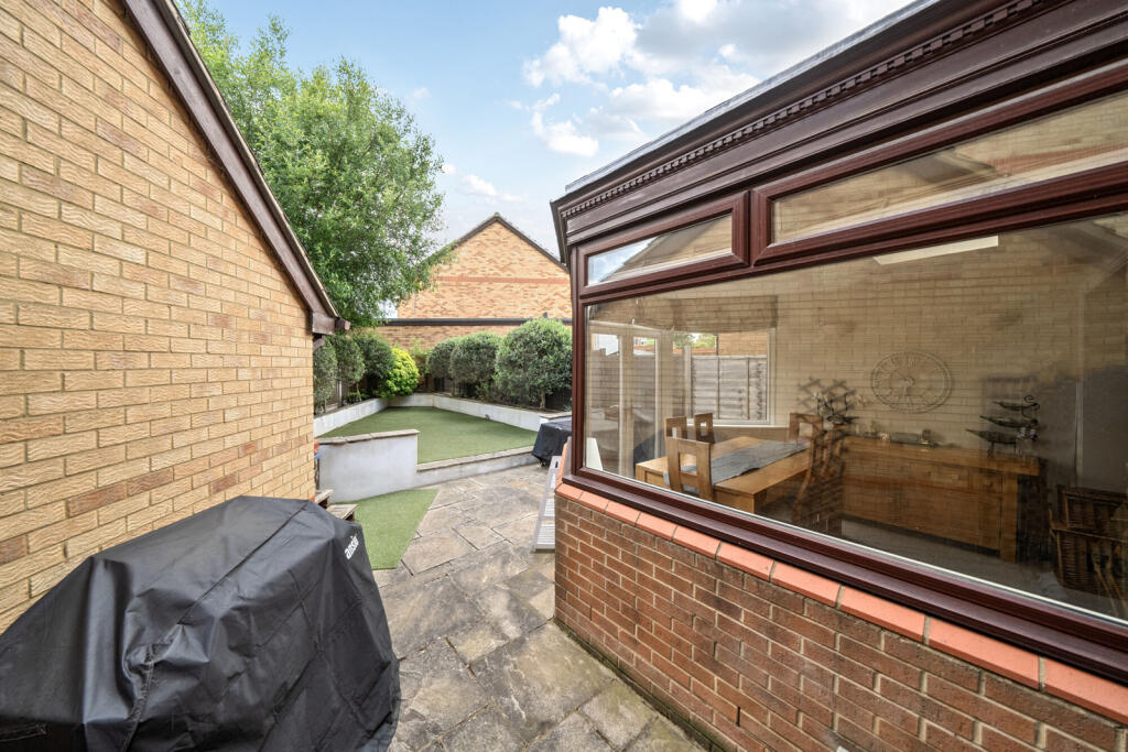 1294126-8-683735e...