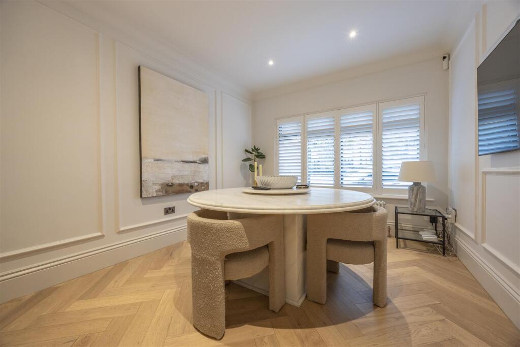 Breakfast Room