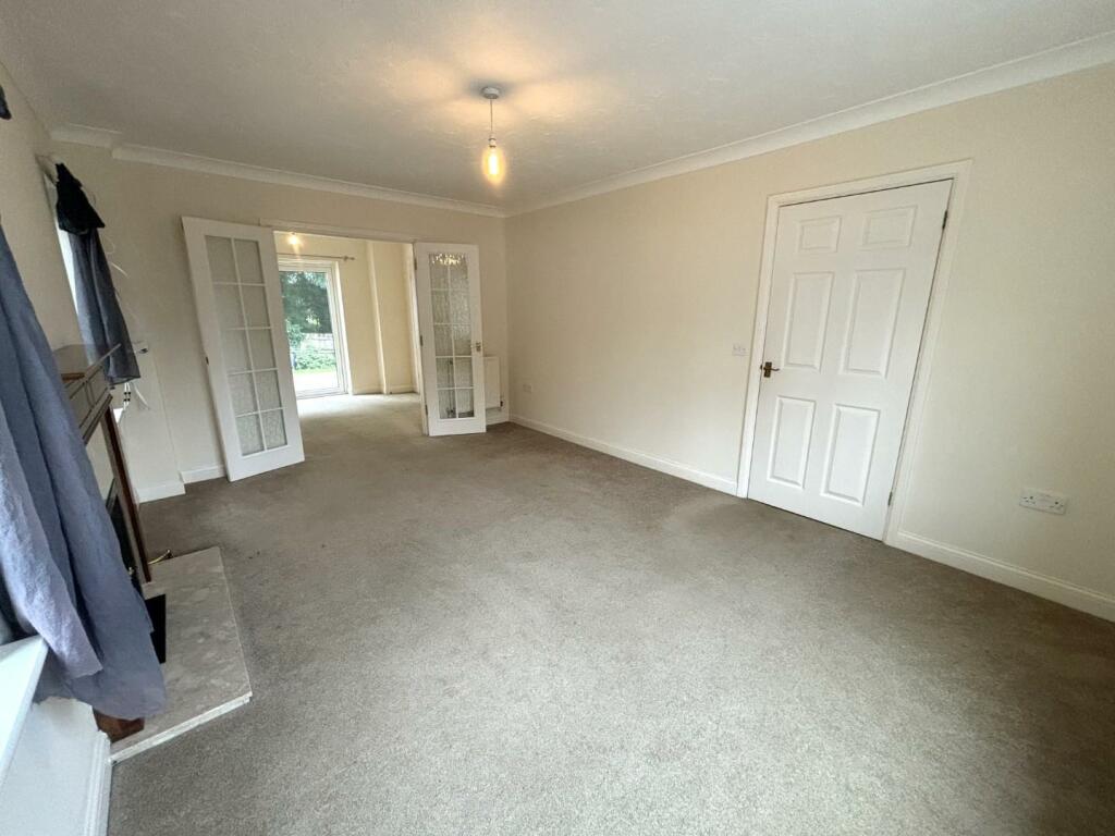 Living Room 2.jpeg