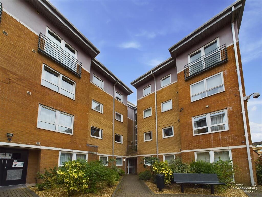 The Sidings External.jpg