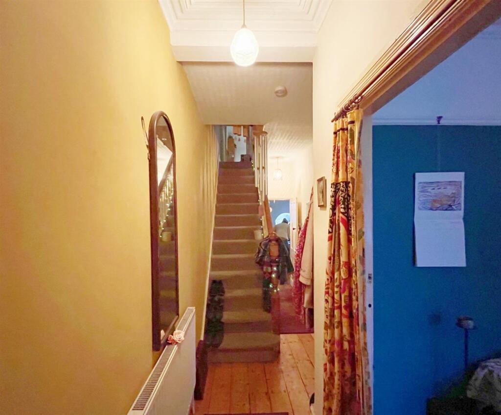 Hallway.jpg