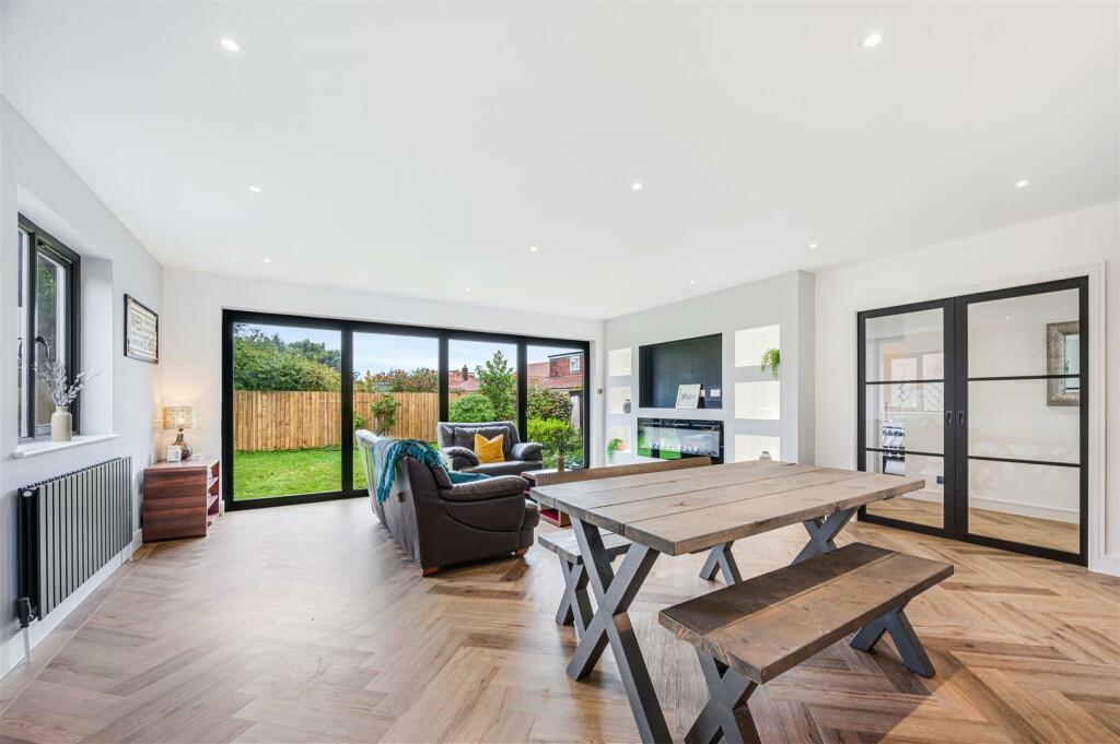Open Plan Kitchen-Living Room