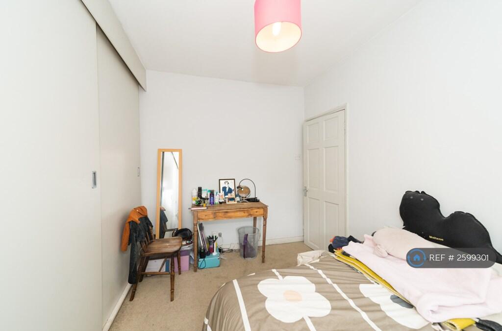 Upstairs Bedroom Pic 1