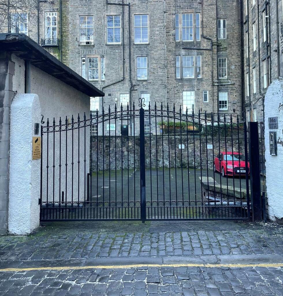 36A Dublin Street LS