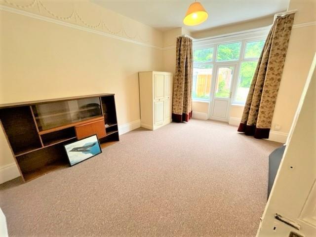 Bedroom 1.jpg
