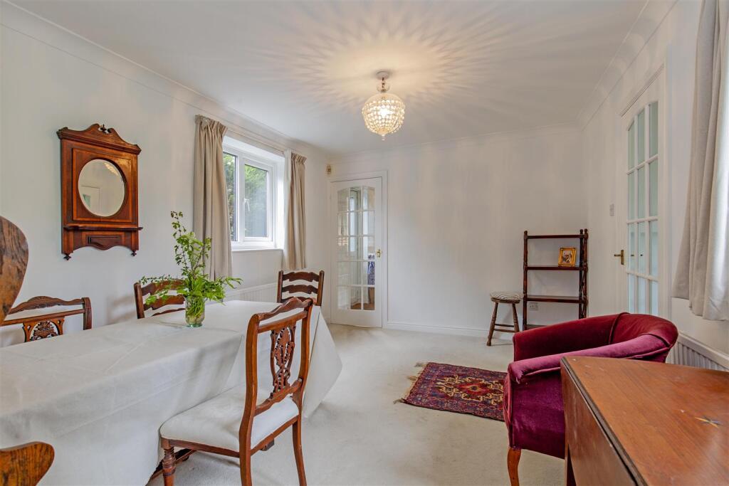 Dining Room-3.jpg