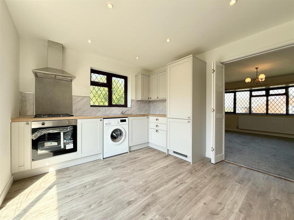 Kitchen (11).jpg