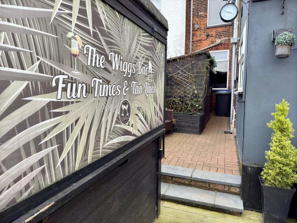 GARDEN BAR.jpg