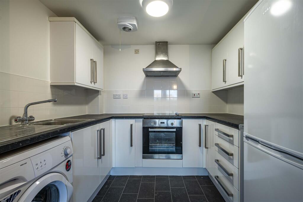 101 Sheridan court 1 of 7.jpg
