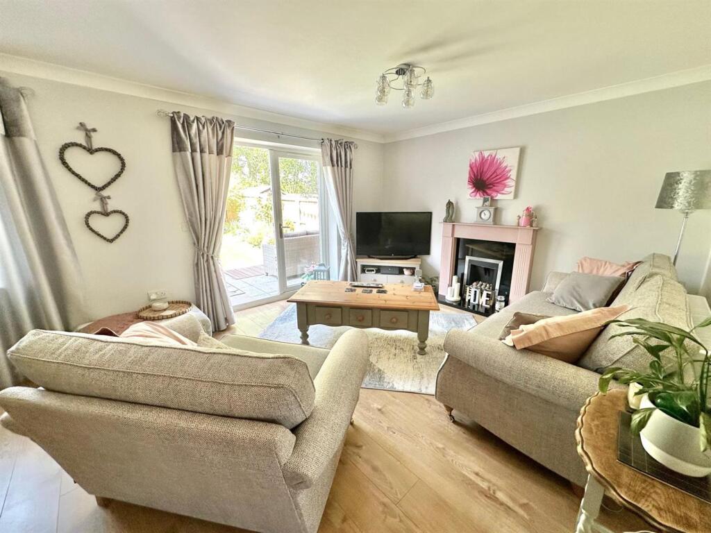 Through Lounge Diner