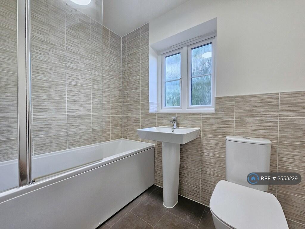 Top Floor Bathroom 1