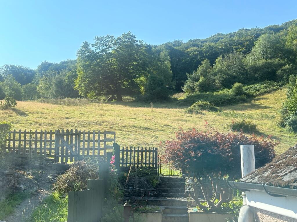 9D633453-1A0B-4EF3-8505-6E8A0CEBFC55