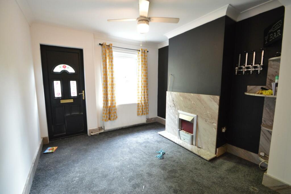 10 East Mill sitting room.JPG