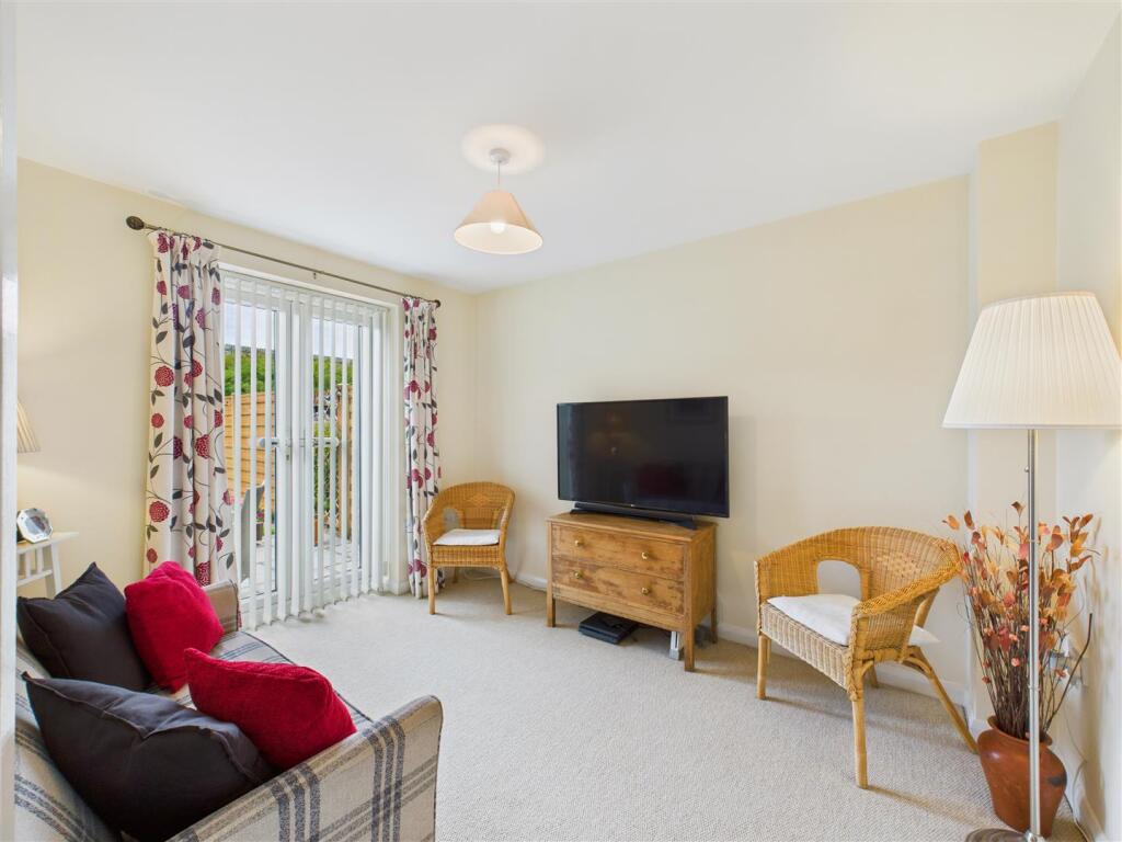 Sitting Room / Bedroom 4