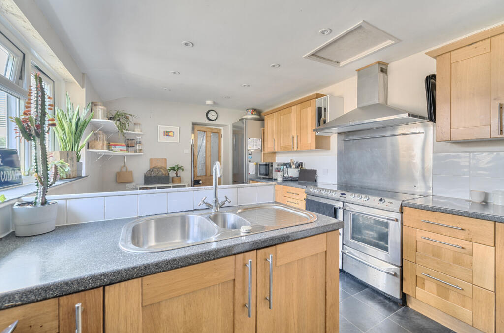 1303500-8-685535e...