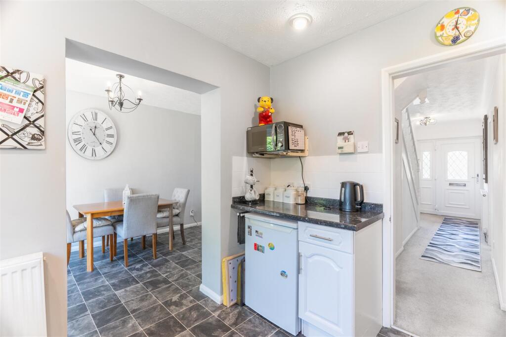 14 Barnside Way-2.jpg