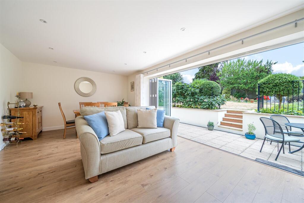 2. 1339936-16-689c5427675b6.jpg