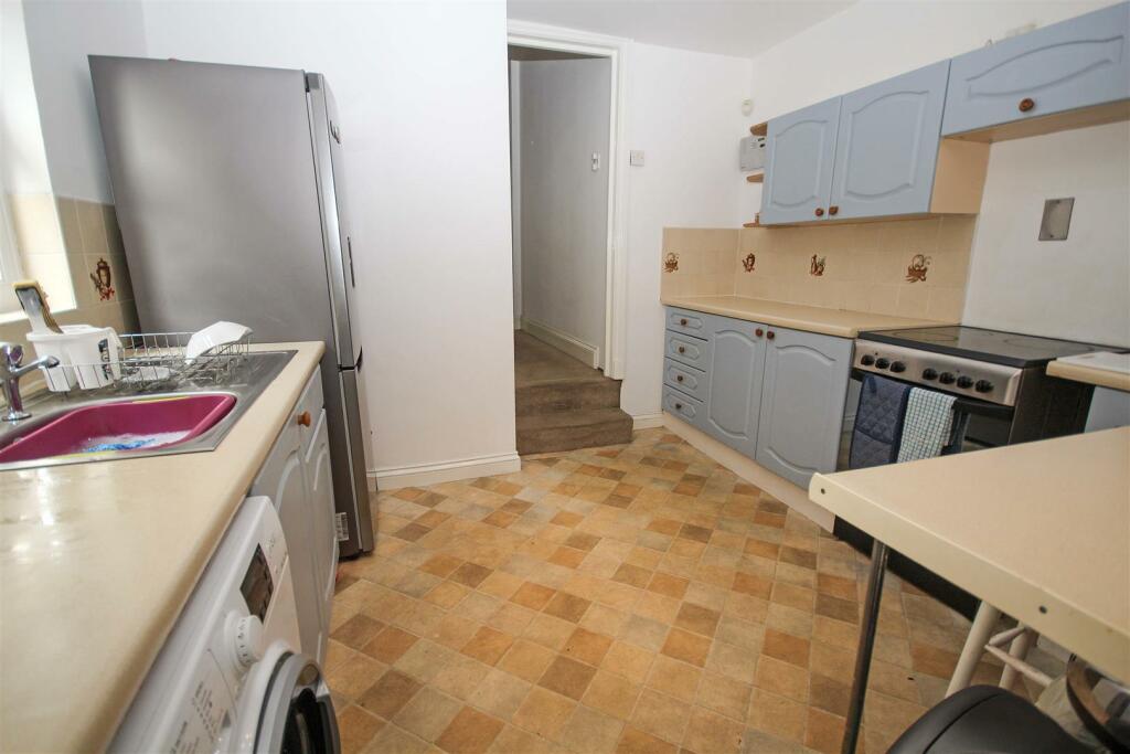 kitchen2.jpg