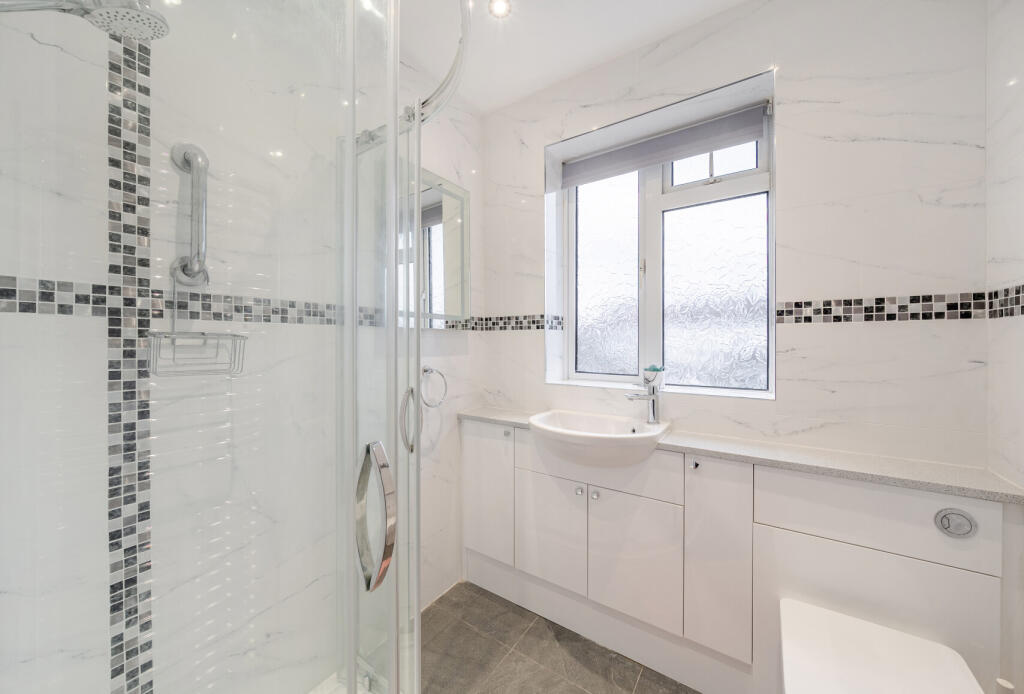 1383771-4-691f36e...