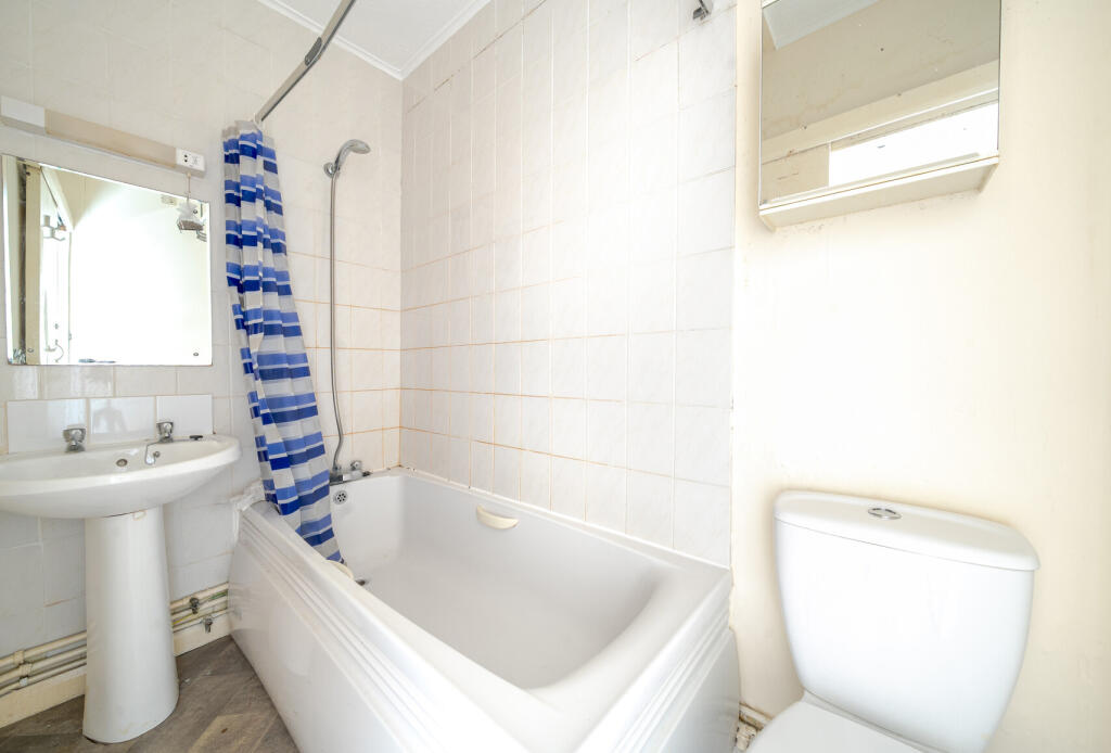 1373625-9-68fb78f...