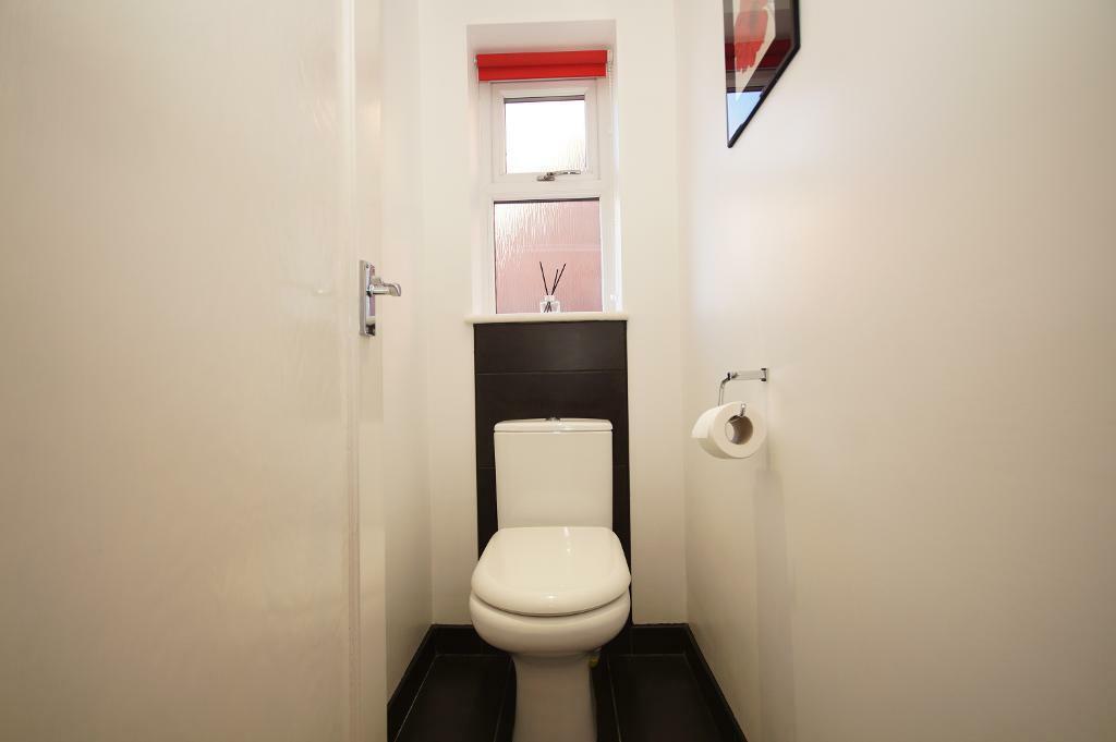 Cloak Room/WC