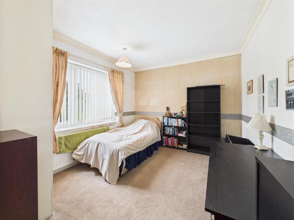 Bedroom:
