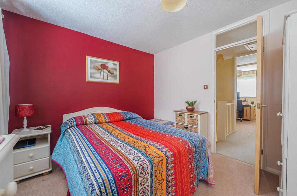 1347021-4-68c0641...