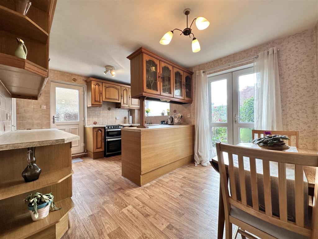 Open-Plan Dining Kitchen 205