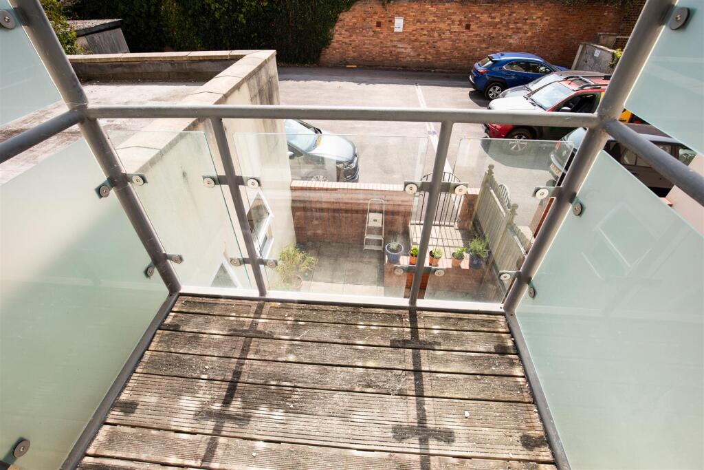 Oakfield Road, Clifton Balcony 2.jpg