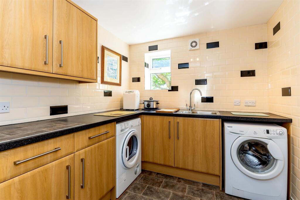 Utility room 1 SAPL4487-20250506-DxO_DeepPRIME XD2