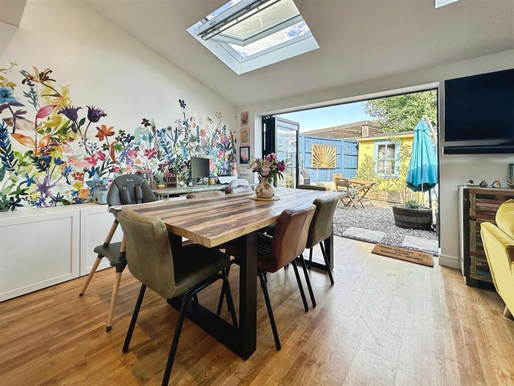 1a1d4368--46D8-B39B-32A814DD90E2-70527-0000339B230