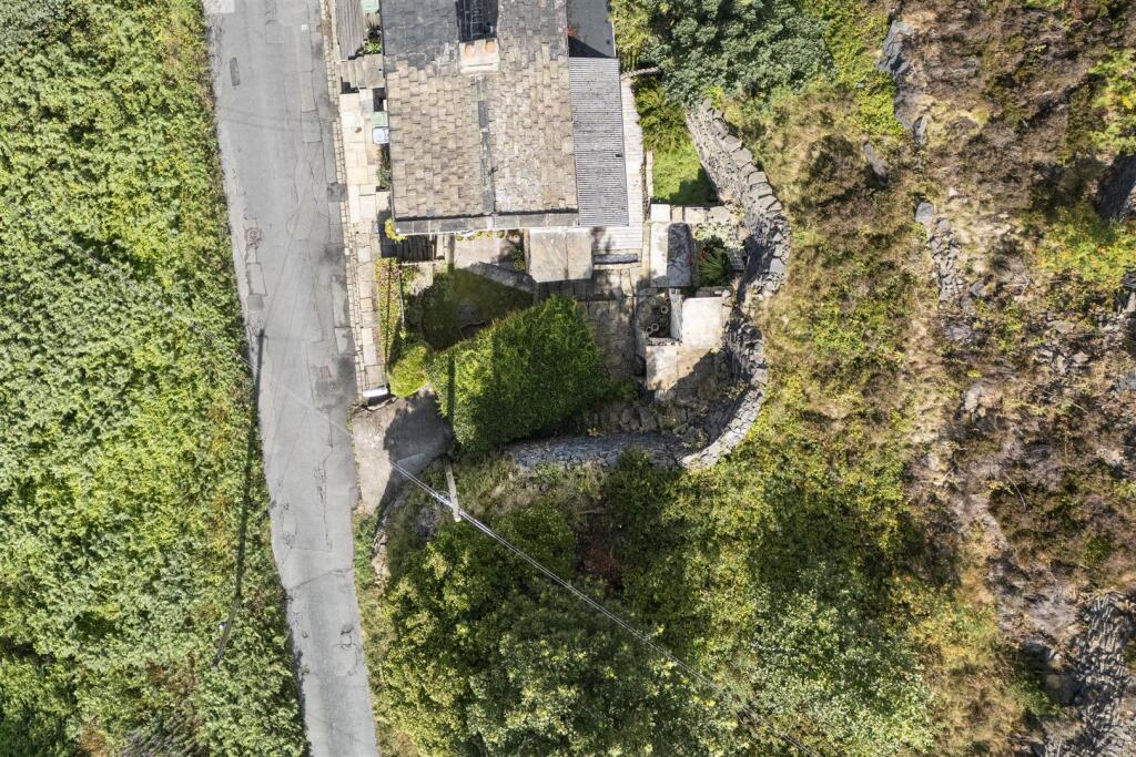 Bramleys Estate Agents - Edge Terrace - Longwood (