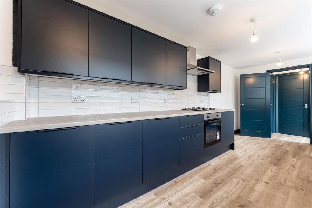 160 Lightwood Road - by Ralph Media Group 01104.jp