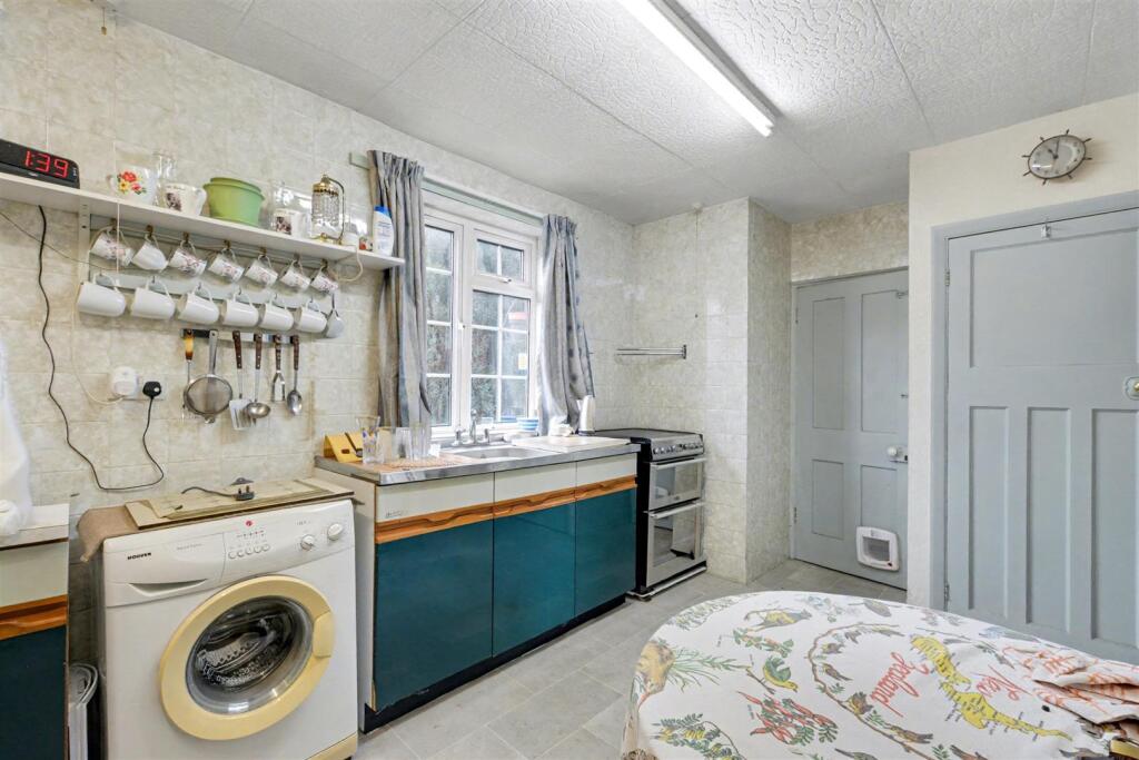 Kitchen_2.jpeg