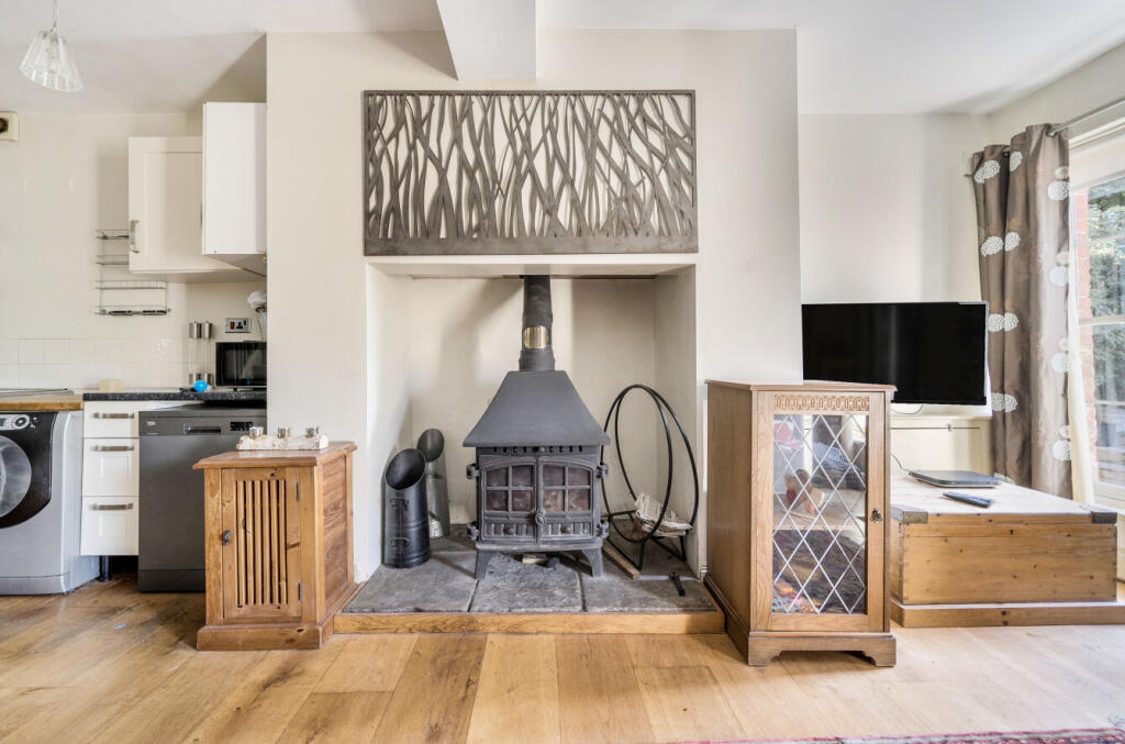 1316560-19-685e84...