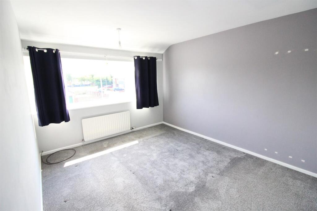 bedroom one.JPG