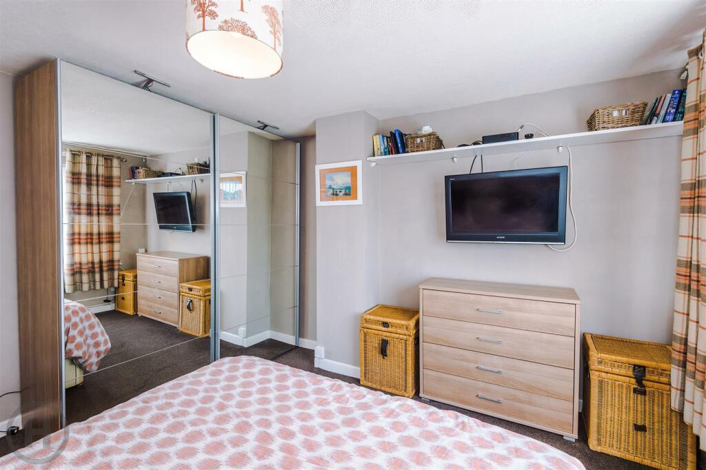 Bedroom One (2).jpg