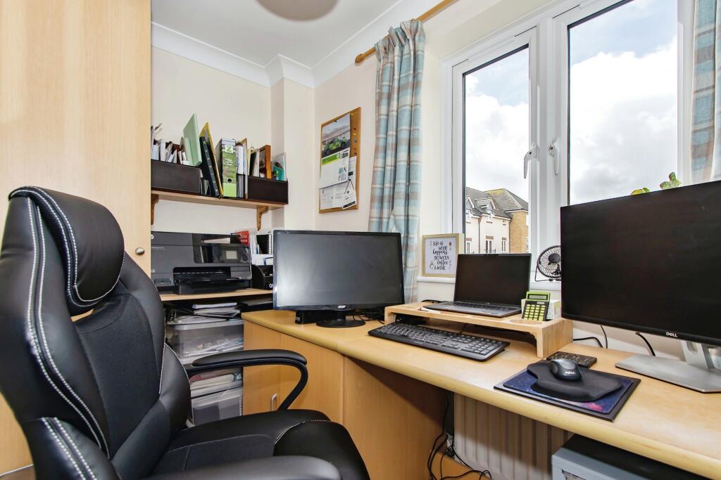 Bedroom/Office