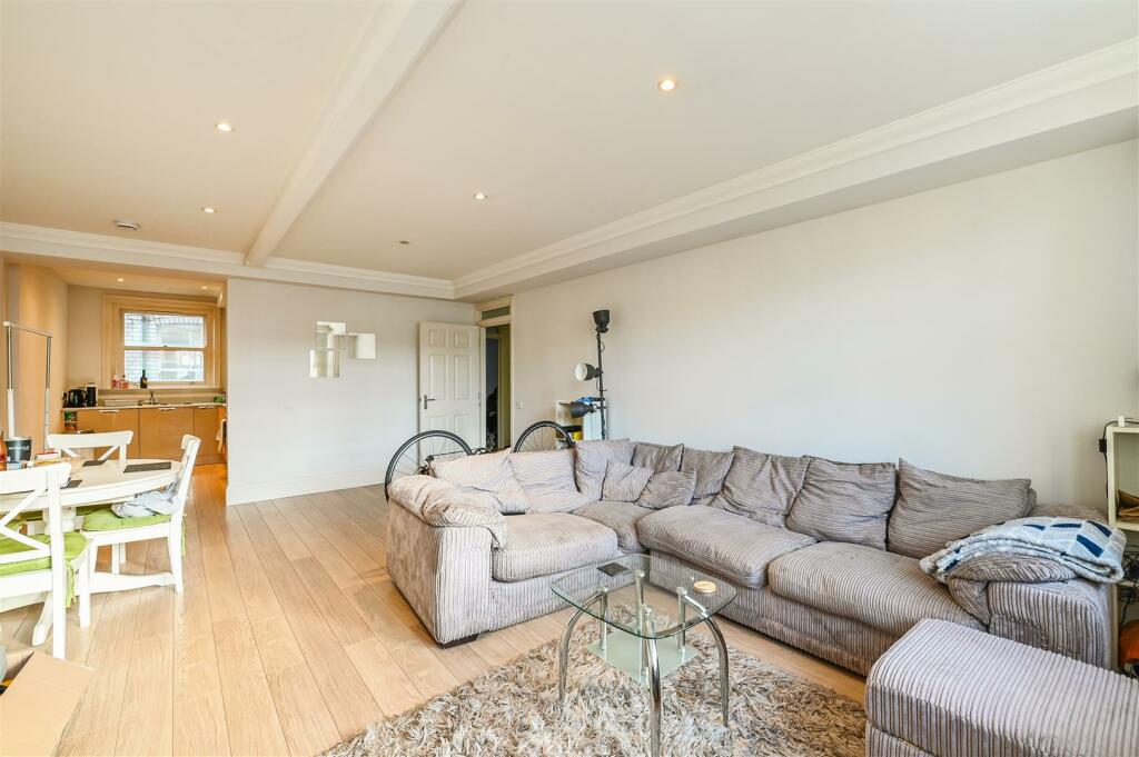 Sitting / Dining Room