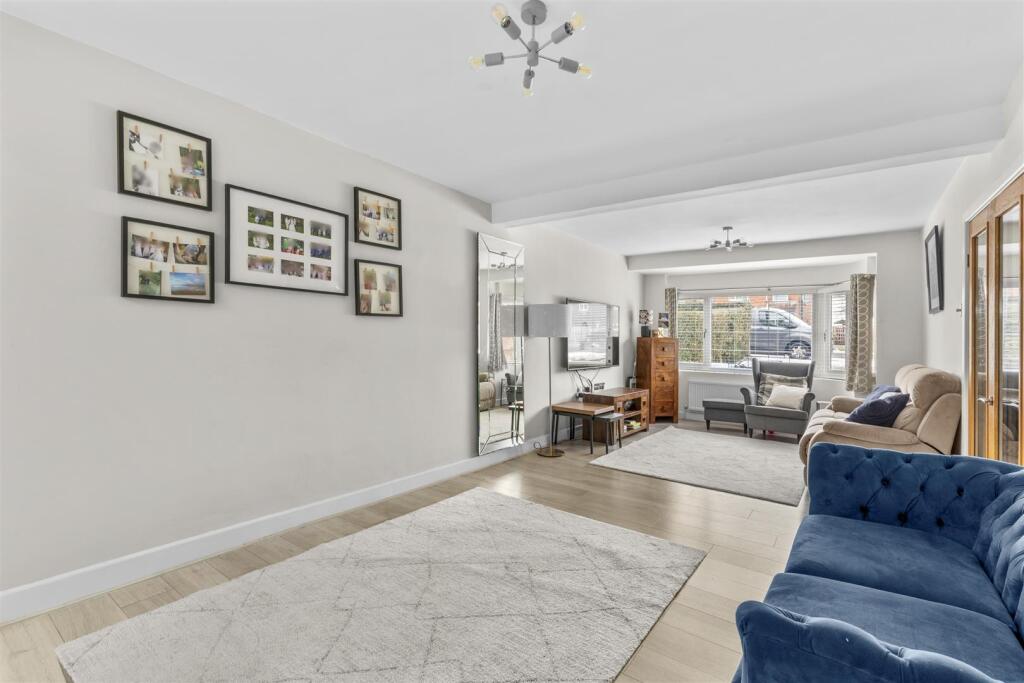 101 Cressex Rd, HP12 4PS-6.jpg