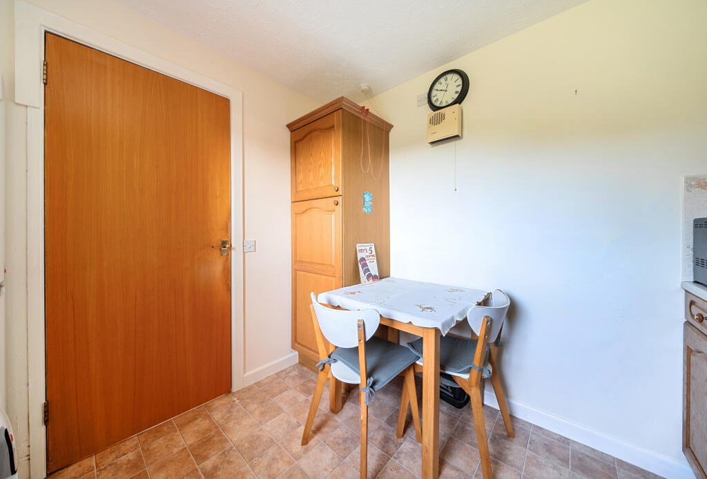 1350692-6-68c2920...