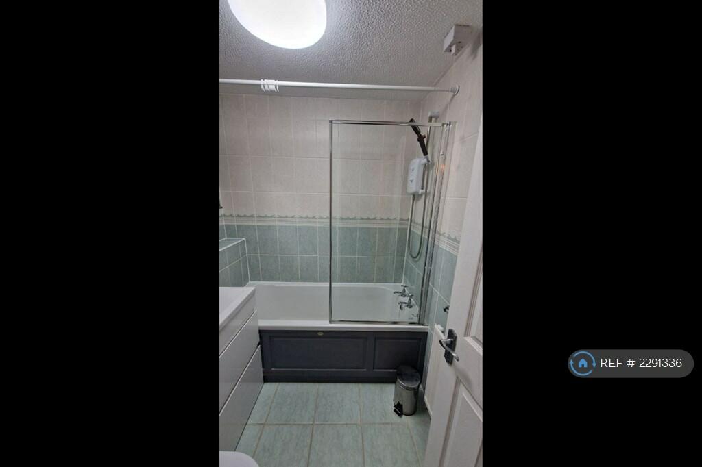 Bathroom i (a)