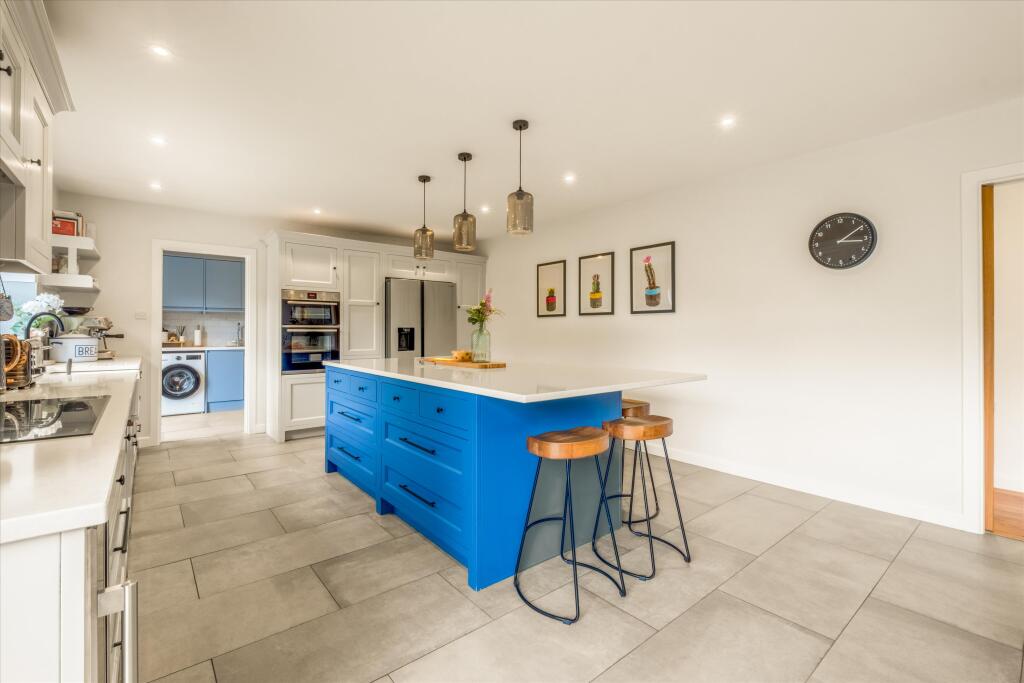 Kitchen/dining/famil