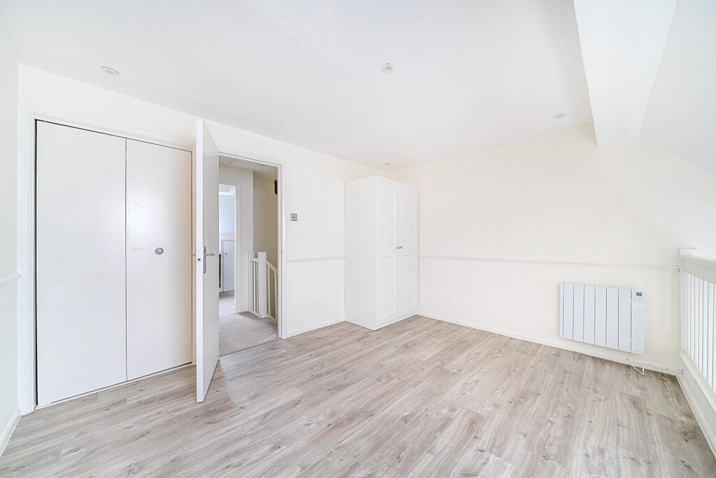 1298365-4-682dae7...