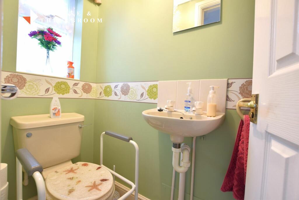 GROUND FLOOR CLOAKROOM