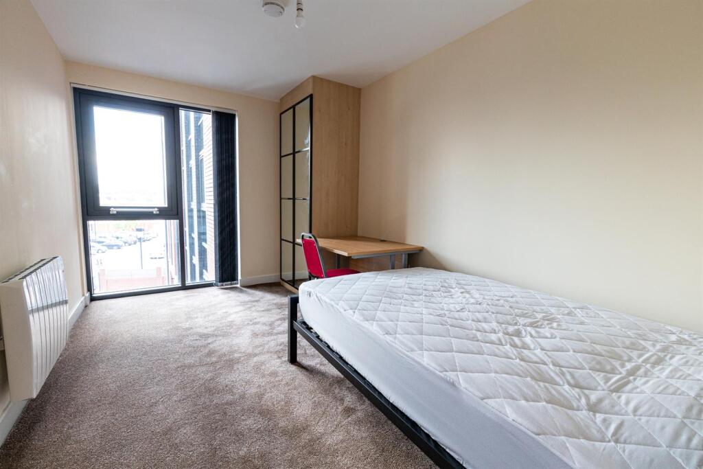 Ecco Sheffield Flat 13.jpg